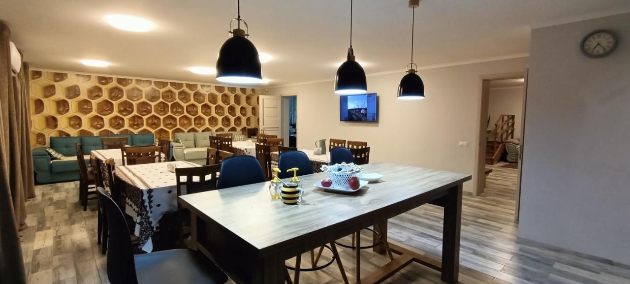 Conacul Mierii Villa Straseni ภายนอก รูปภาพ