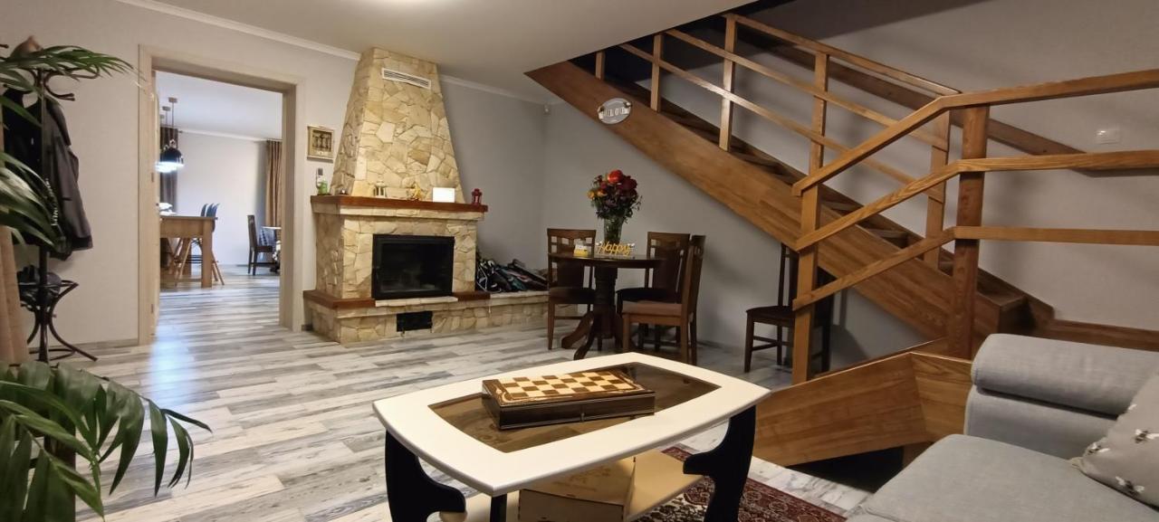 Conacul Mierii Villa Straseni ภายนอก รูปภาพ